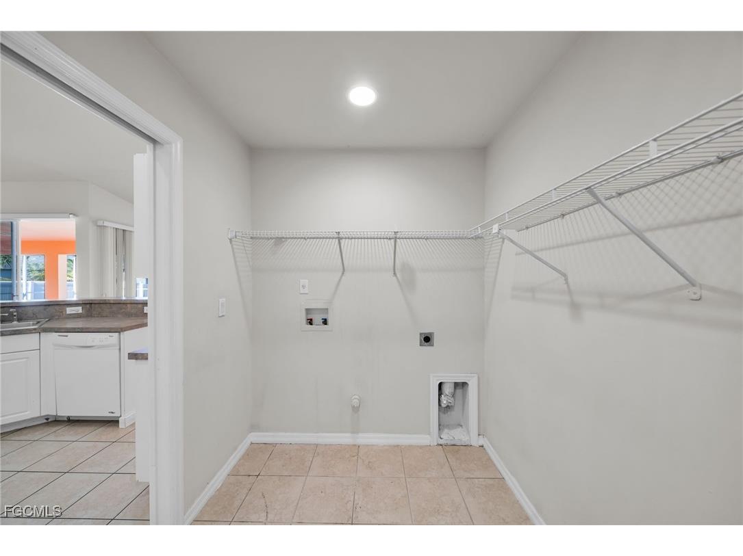 1205 SW 14th Terrace Cape Coral FL 33991 2025016118 image7