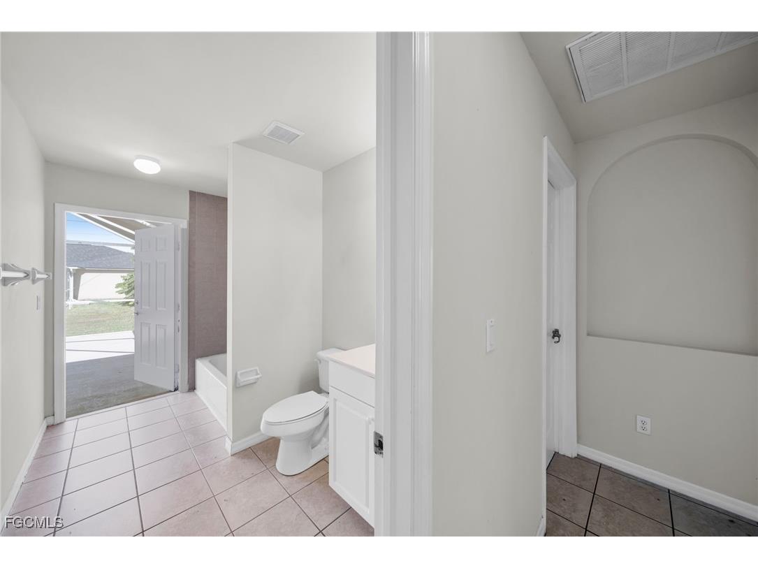 1205 SW 14th Terrace Cape Coral FL 33991 2025016118 image8