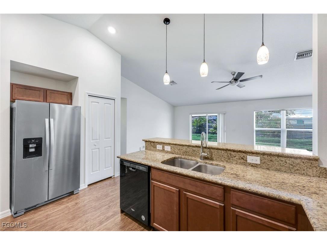 1205 SW 32nd Terrace Cape Coral FL 33914 2025023327 image7