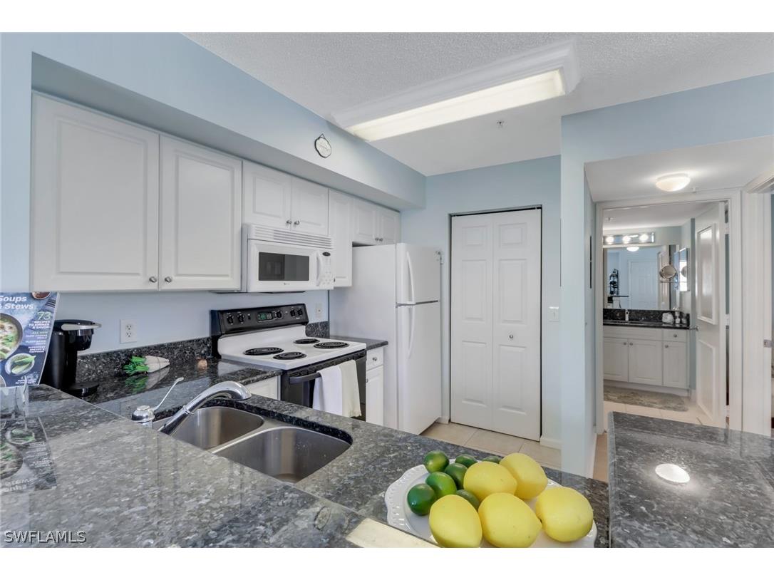 1205 Wildwood Lakes Boulevard #201 Naples FL 34104 226010865 image3