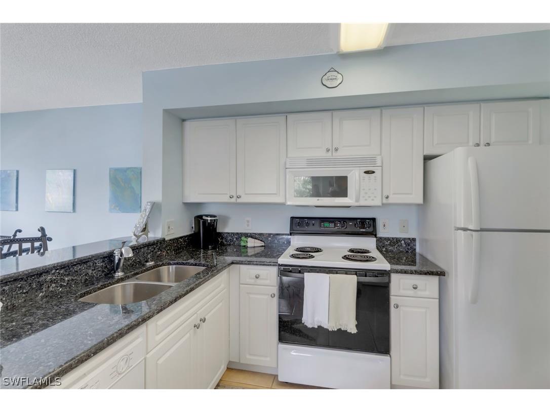 1205 Wildwood Lakes Boulevard #201 Naples FL 34104 226010865 image4