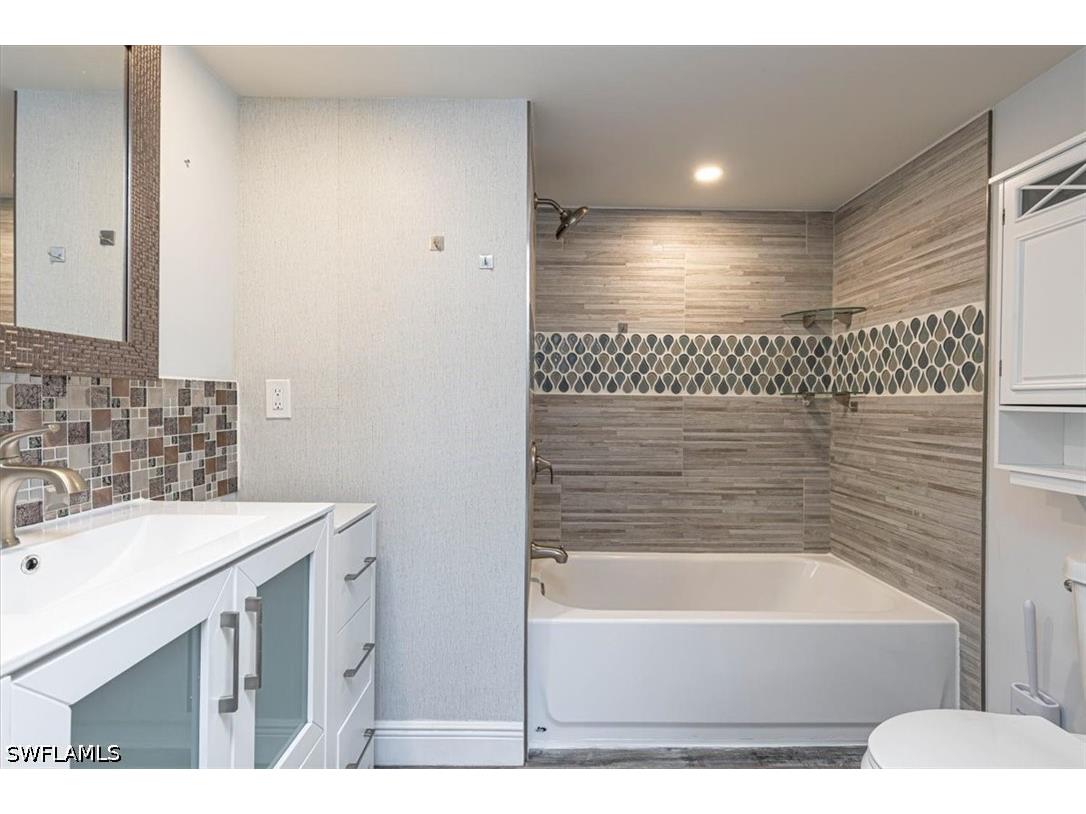 1205 Wildwood Lakes Boulevard #206 Naples FL 34104 226024872 image12