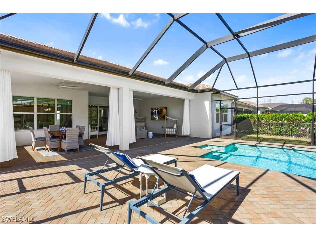 12058 Mimosa Street Naples FL 34120 226007920 image4