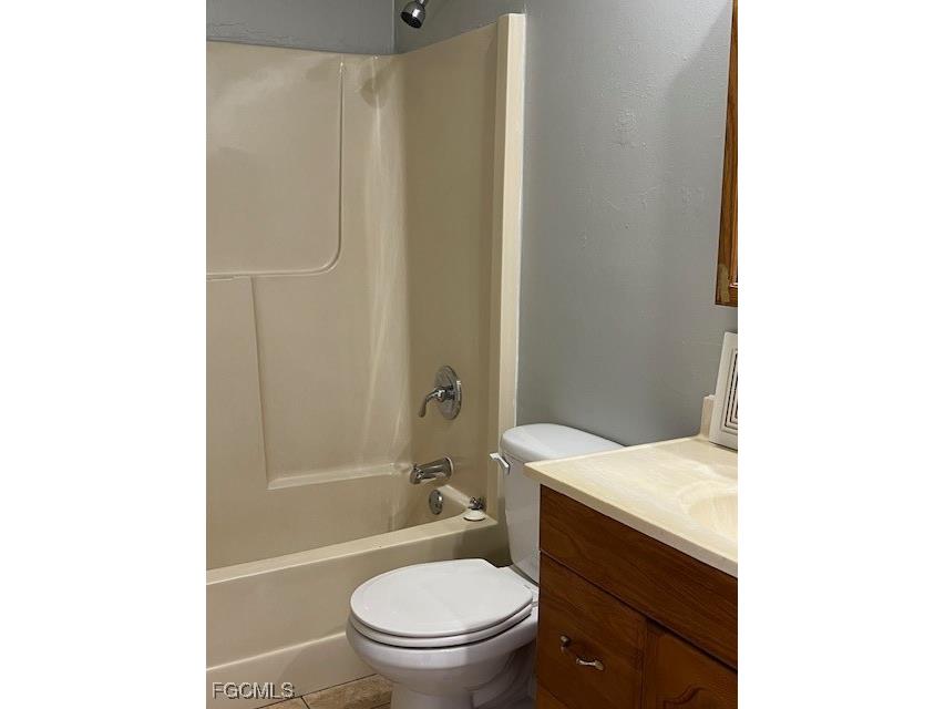 1206 Diplomat Parkway E Cape Coral FL 33909 2025004440 image10