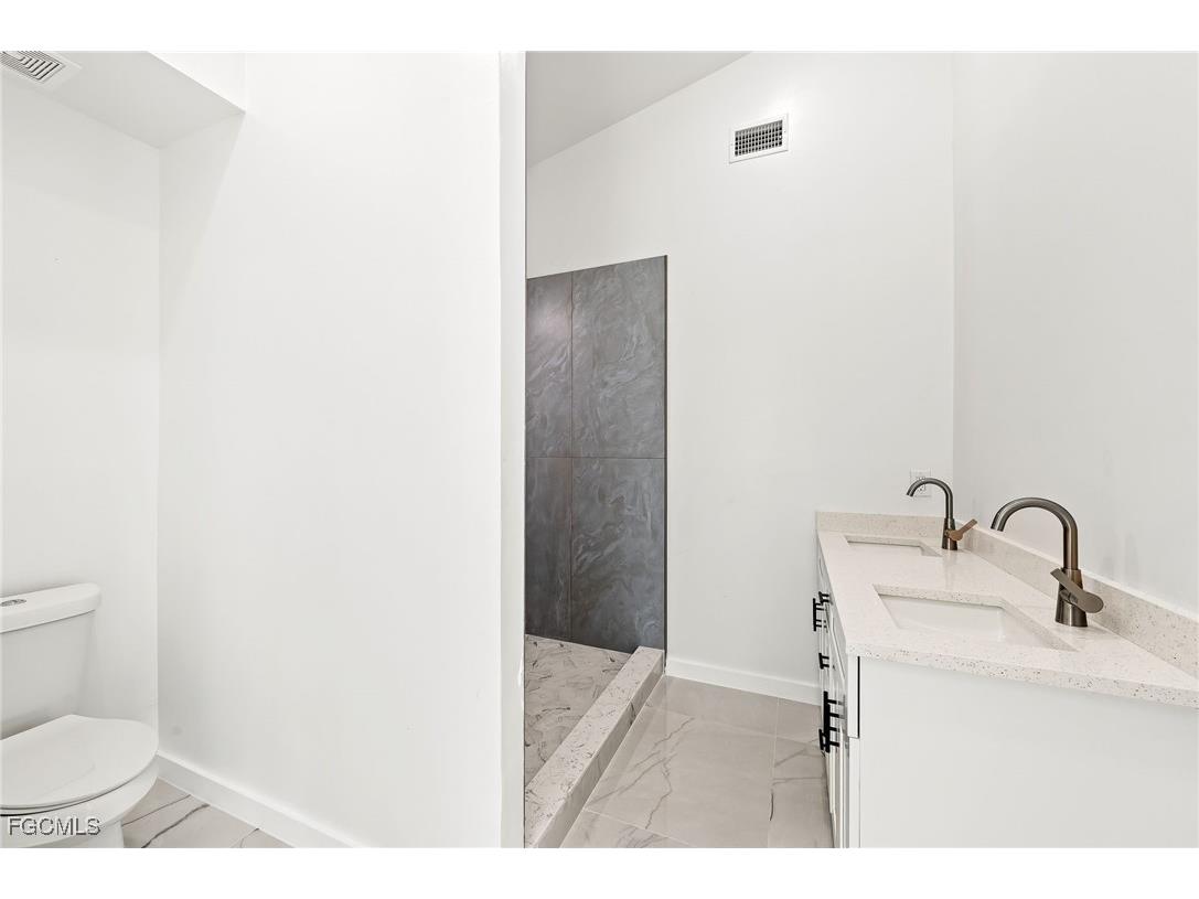 1206 Lake Avenue Lehigh Acres FL 33972 2025014617 image17