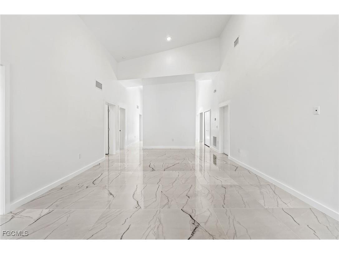 1206 Lake Avenue Lehigh Acres FL 33972 2025014617 image3