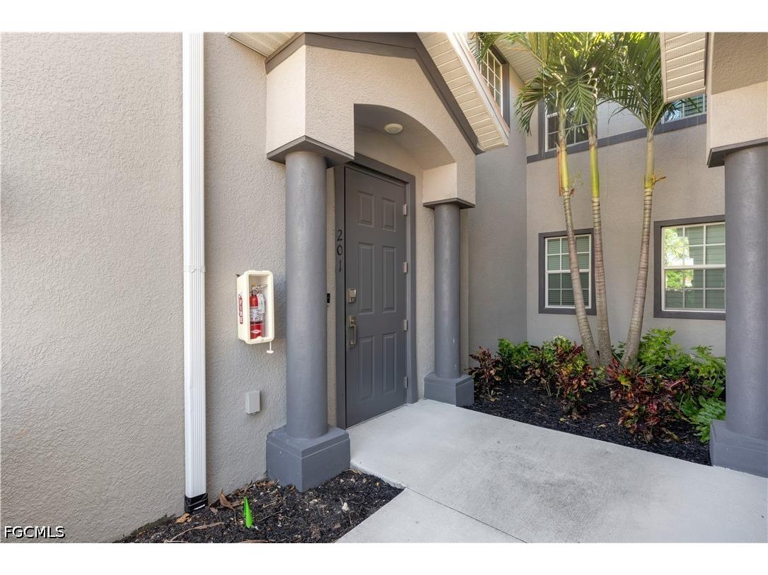 12061 Santaluz Drive #201 Fort Myers FL 33913 2026025199 image14