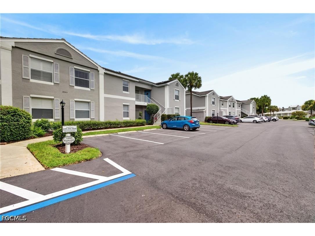 12065 Summergate Circle #203 Fort Myers FL 33913 2026031367 image2
