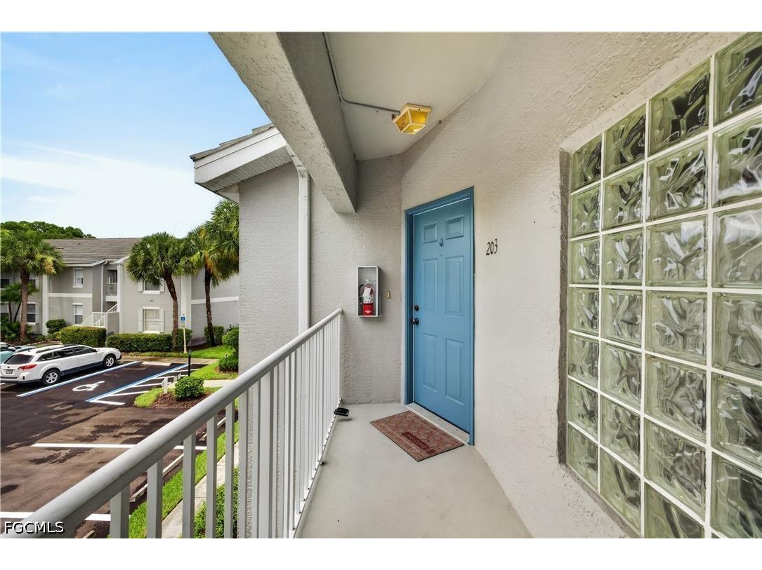 12065 Summergate Circle #203 Fort Myers FL 33913 2026031367 image3