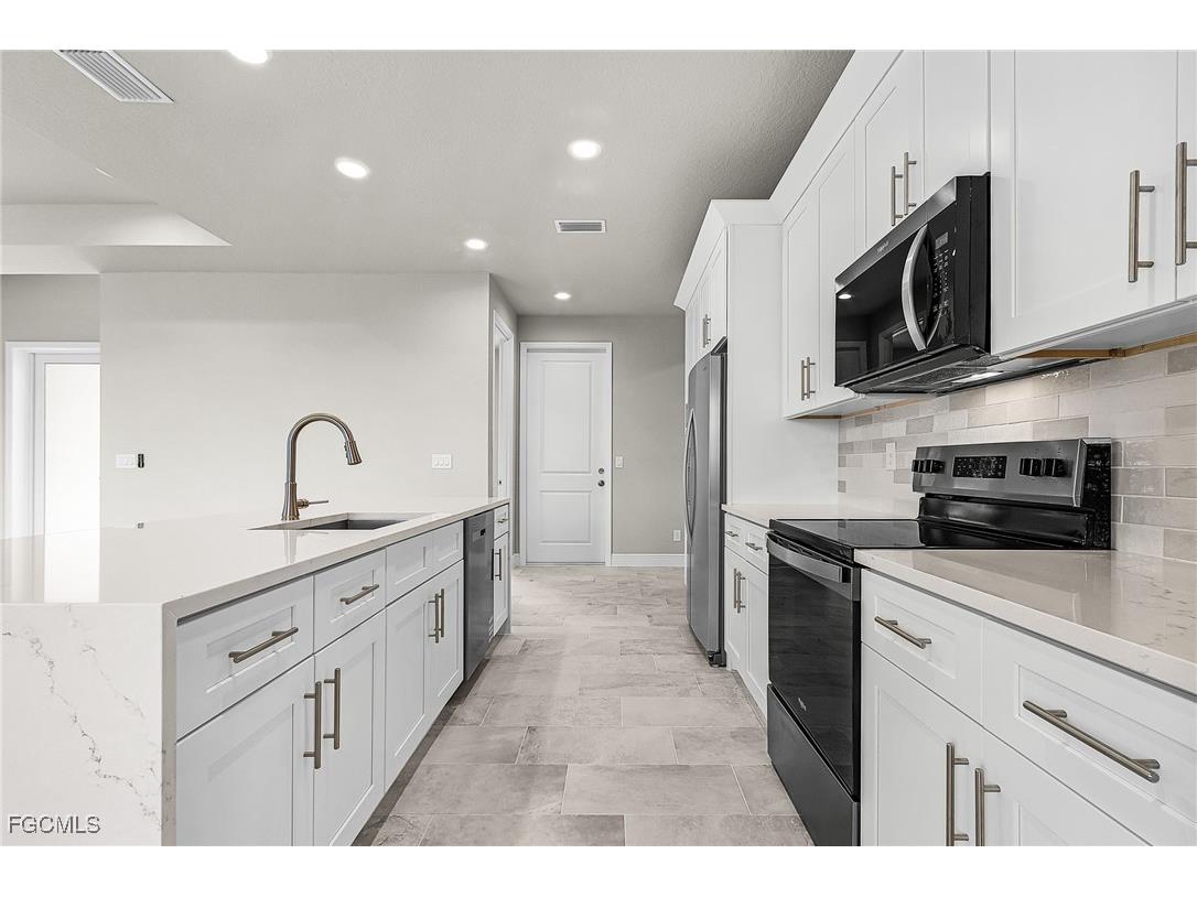 1207 Andover Drive Labelle FL 33935 2025025660 image3