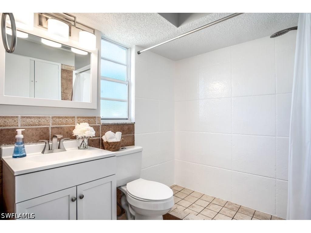 1207 Hernando Street Naples FL 34103 226022979 image20