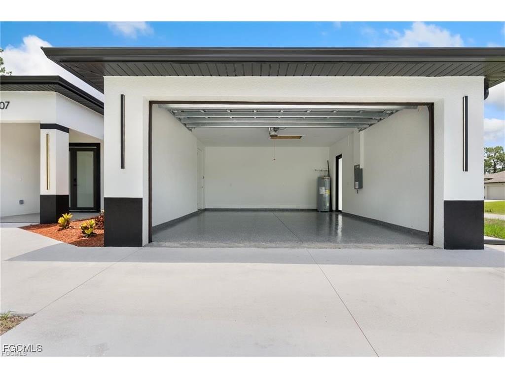 1207 W 9th Street Lehigh Acres FL 33972 2025011375 image4