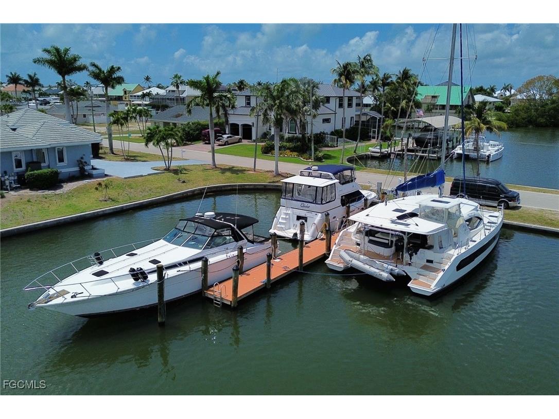 12070 Siesta Drive Fort Myers Beach FL 33931 2025026328 image4