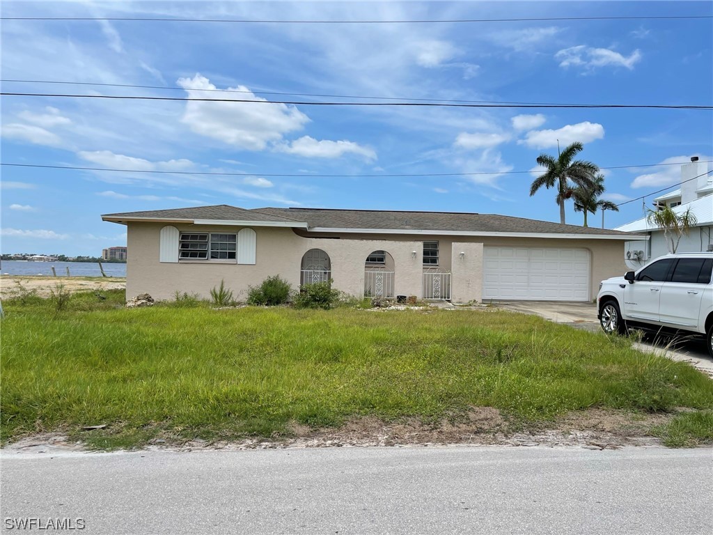 1208 Flamingo Drive Cape Coral FL 33904 223067352 image1