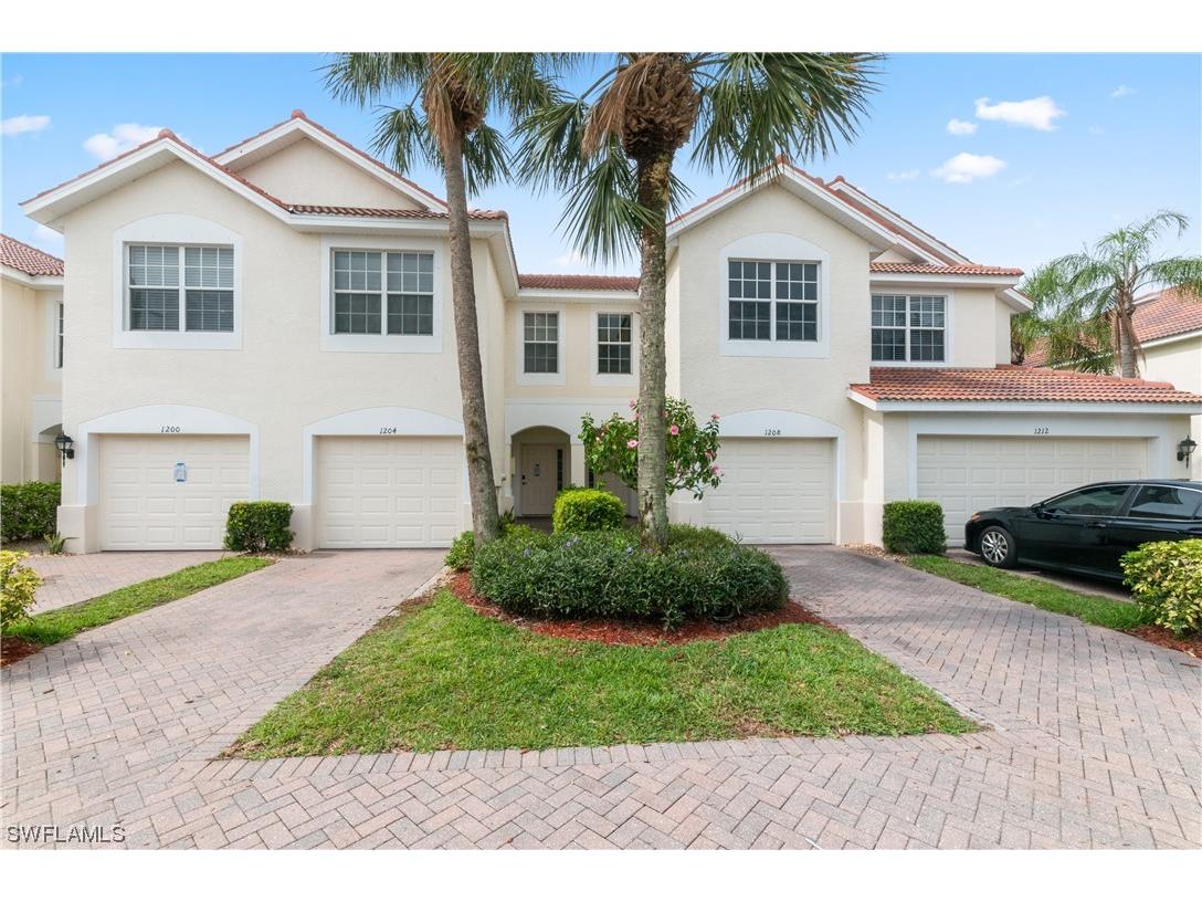 1208 Oxford Lane Naples FL 34105 223036398 image1