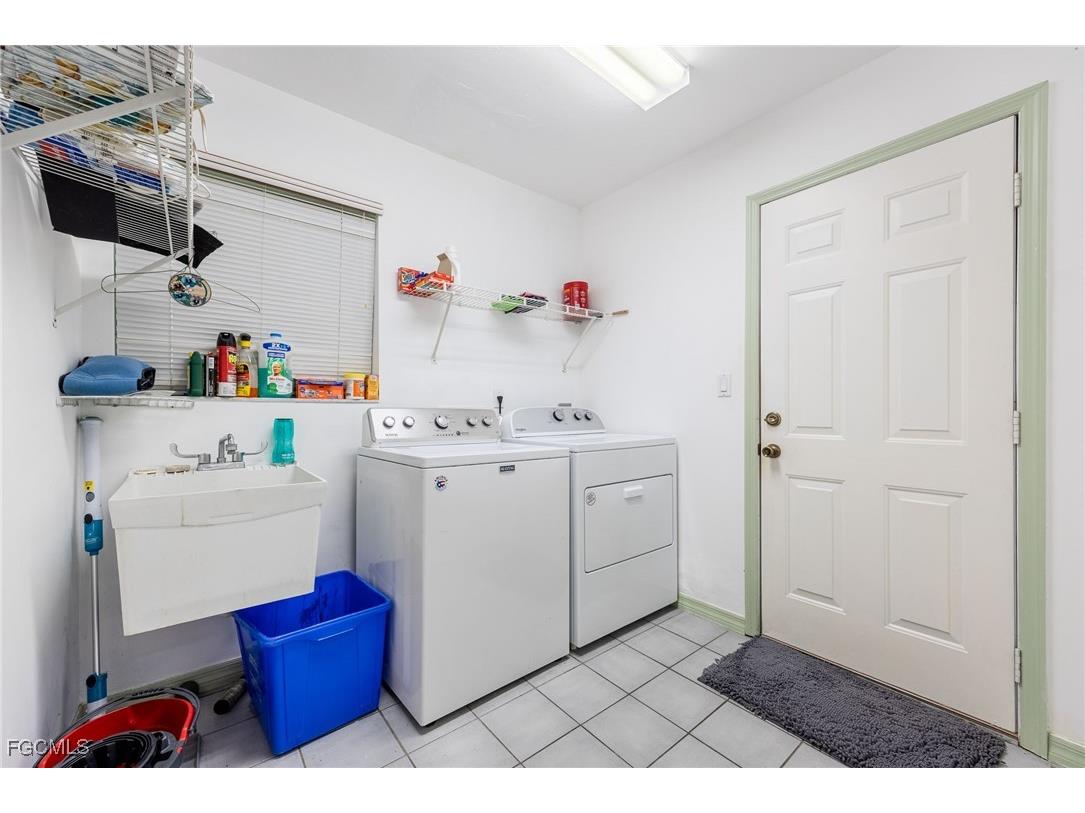 1208 SW 34th Street Cape Coral FL 33914 2025010837 image20