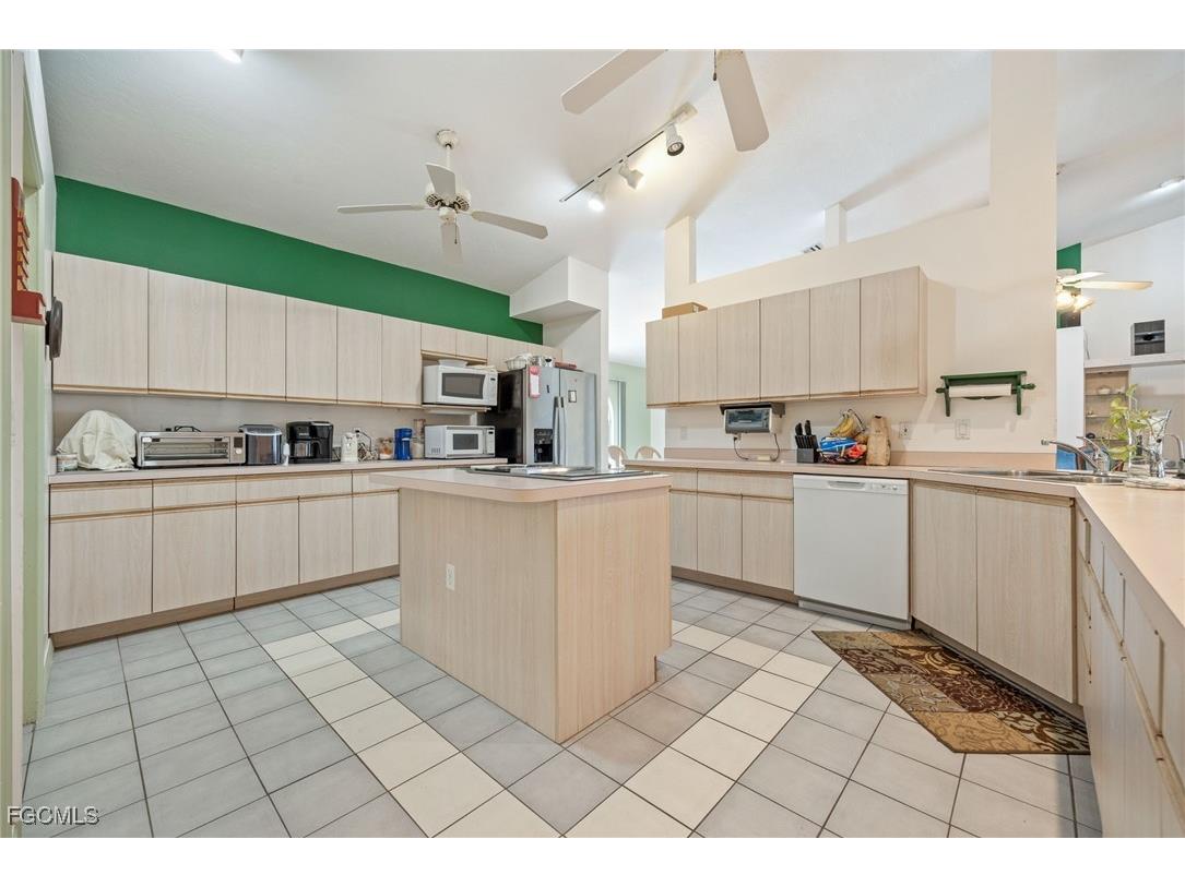 1208 SW 34th Street Cape Coral FL 33914 2025010837 image9