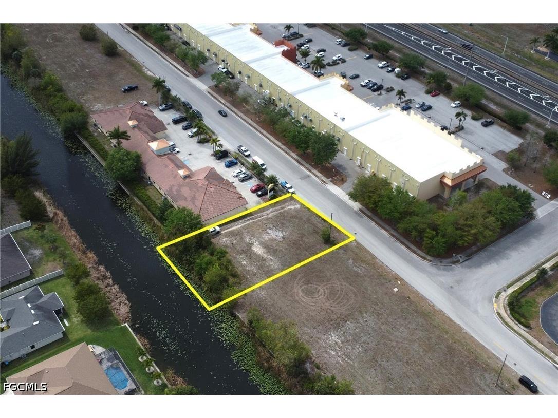 1208 SW 4th Street Cape Coral FL 33991 2026015506 image10