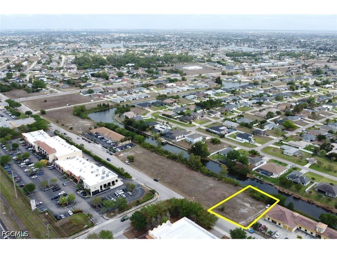 1208 SW 4th Street Cape Coral FL 33991 2026015506 image4