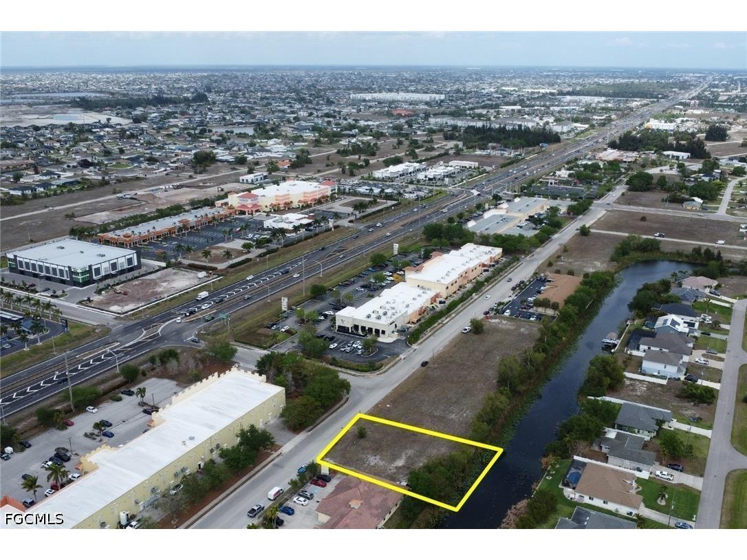 1208 SW 4th Street Cape Coral FL 33991 2026015506 image5