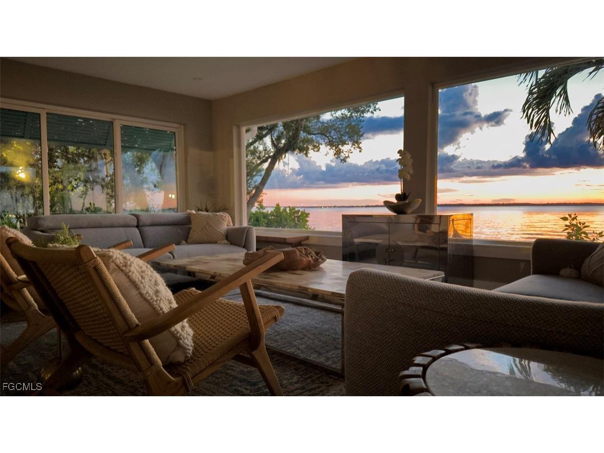 1209 Coconut Drive Fort Myers FL 33901 2025004802 image10