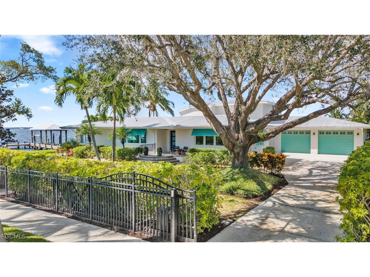 1209 Coconut Drive Fort Myers FL 33901 2025004802 image12