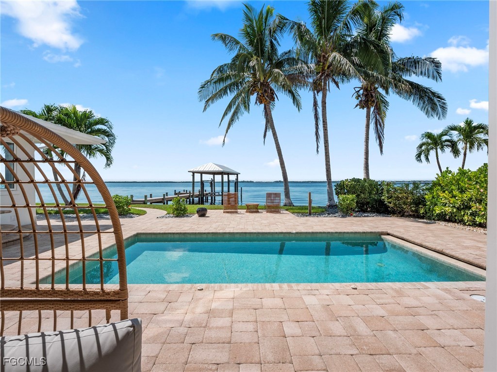 1209 Coconut Drive Fort Myers FL 33901 2025004802 image3