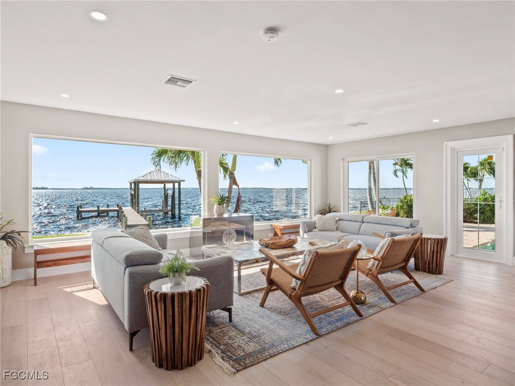 1209 Coconut Drive Fort Myers FL 33901 2025004802 image30