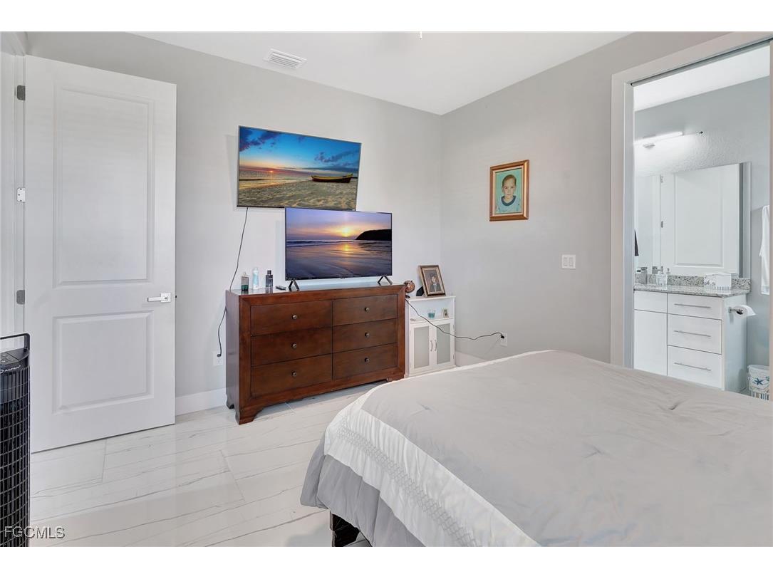 1209 NE 7th Avenue Cape Coral FL 33909 2025020920 image23