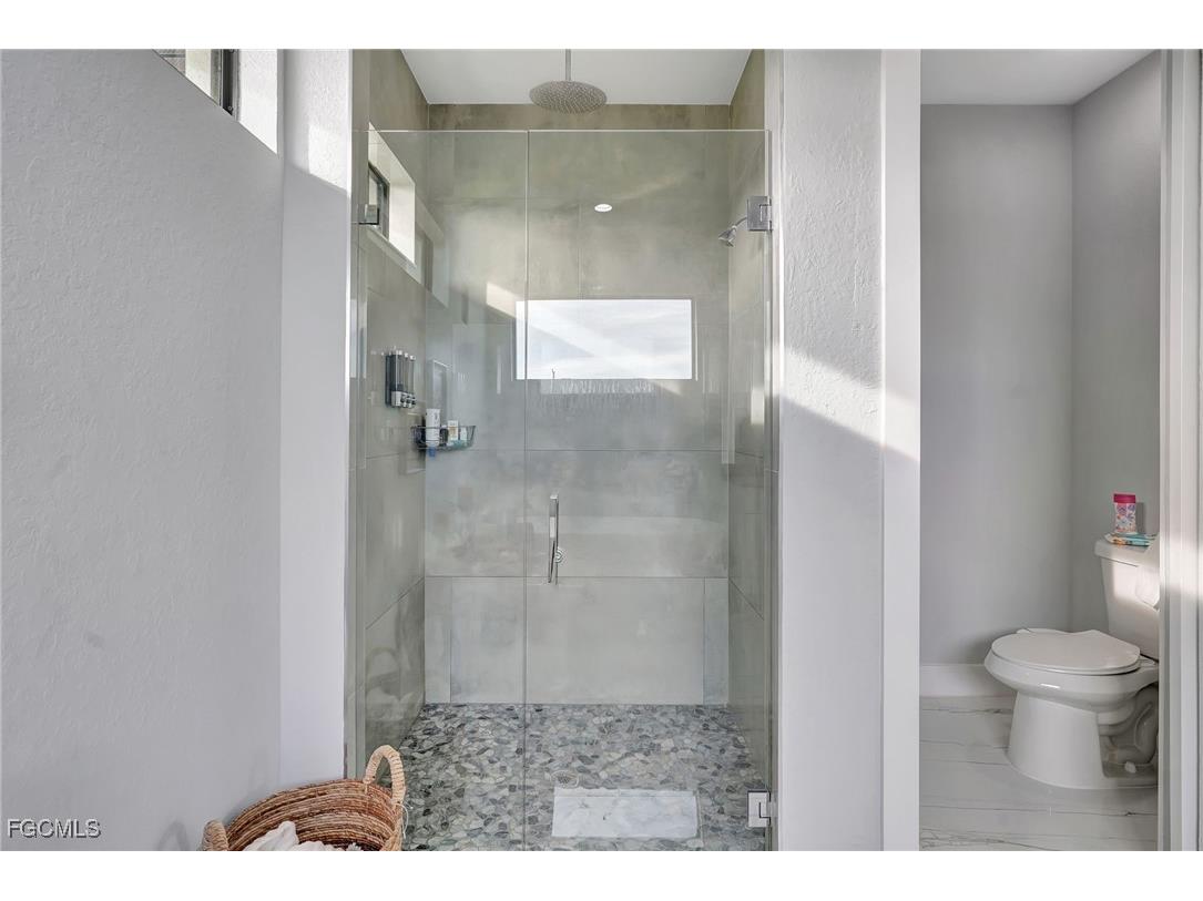 1209 NE 7th Avenue Cape Coral FL 33909 2025020920 image30