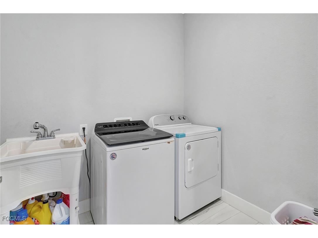 1209 NE 7th Avenue Cape Coral FL 33909 2025020920 image34