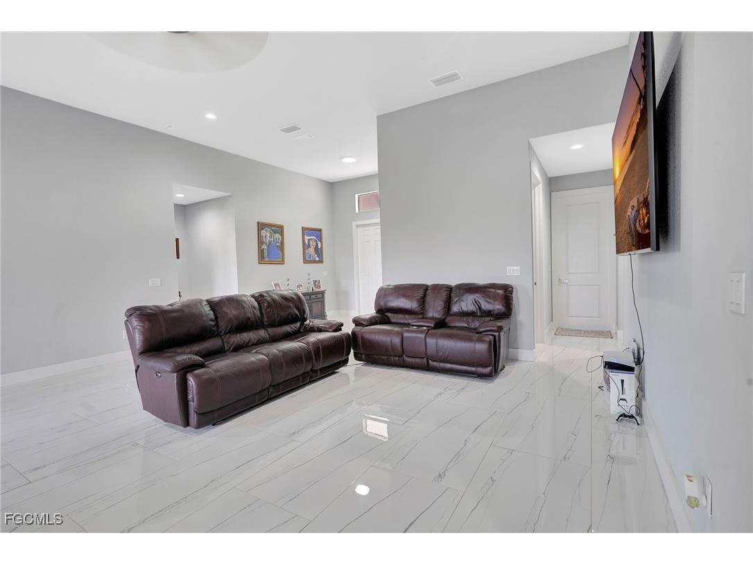 1209 NE 7th Avenue Cape Coral FL 33909 2025020920 image9