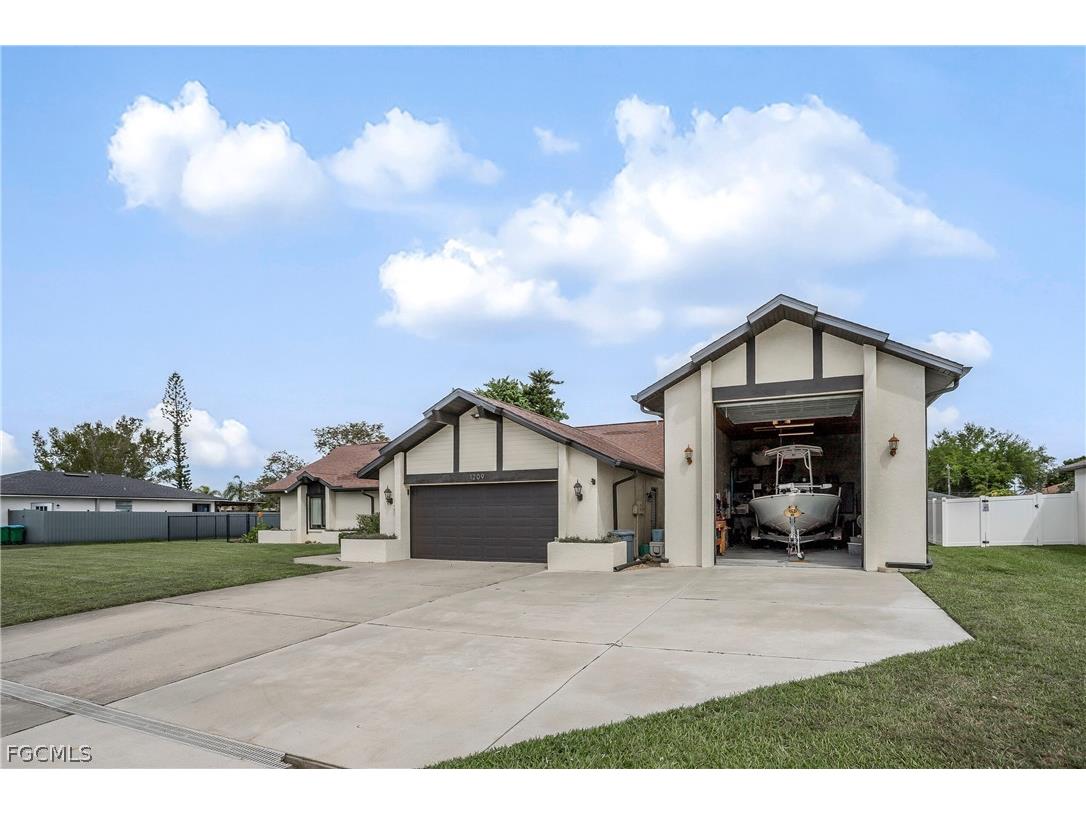 1209 SE 19th Street Cape Coral FL 33990 2026013735 image2