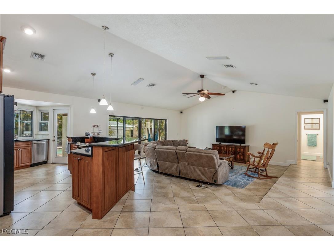 1209 SE 19th Street Cape Coral FL 33990 2026013735 image3