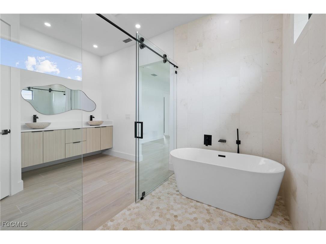 1209 SW 1st Terrace Cape Coral FL 33991 2025002431 image20