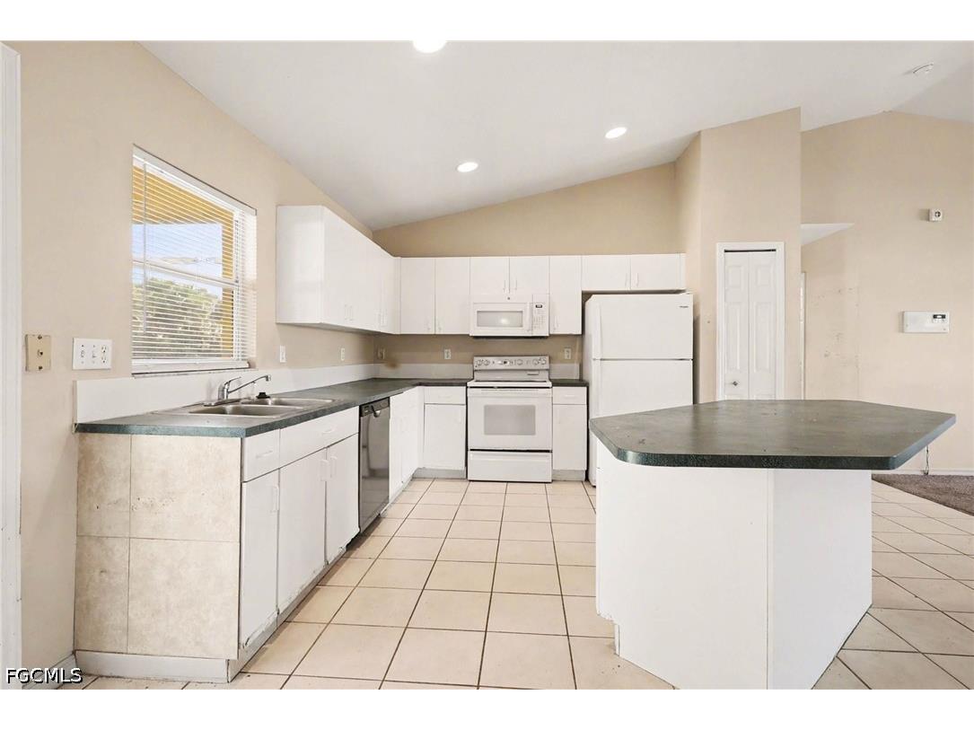 1209 SW 39th Street Cape Coral FL 33914 2026017734 image4