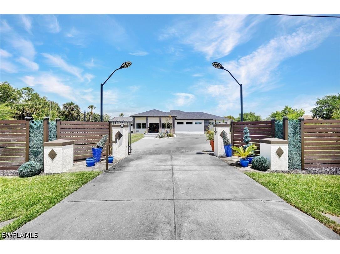 121 20th Avenue NE Naples FL 34120 226017724 image1