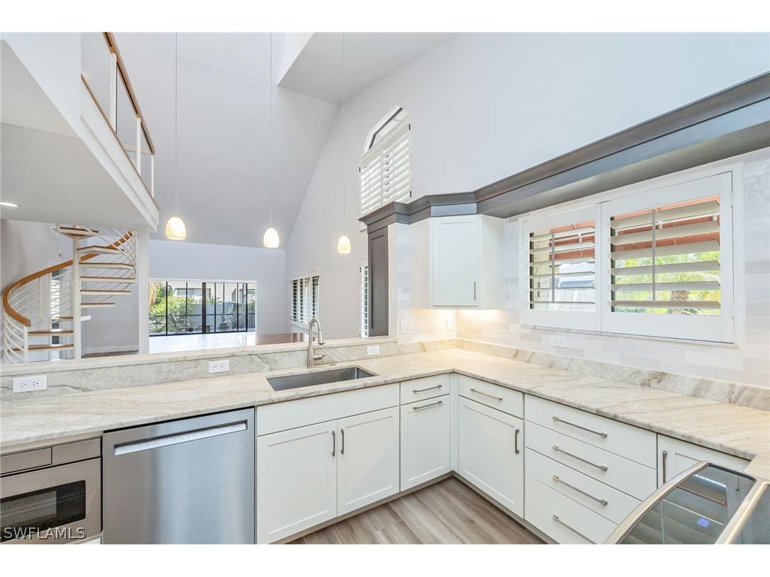 121 Bears Paw Trail Naples FL 34105 226006365 image4