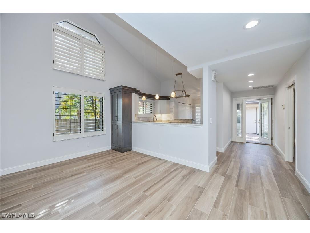 121 Bears Paw Trail Naples FL 34105 226006365 image8