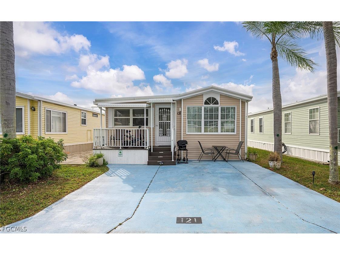 121 Caravan Circle North Fort Myers FL 33903 2026009637 image15