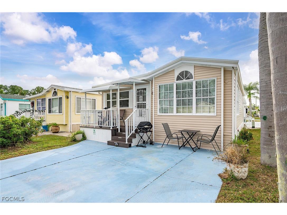 121 Caravan Circle North Fort Myers FL 33903 2026009637 image16