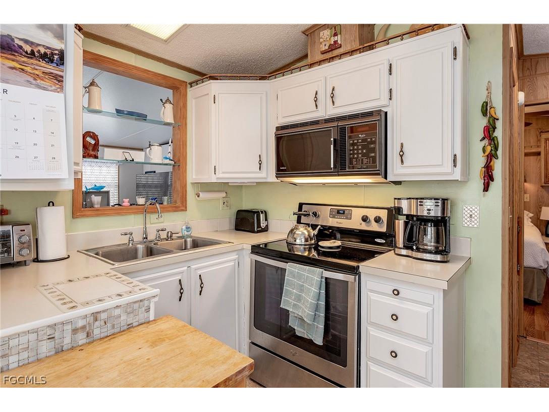 121 Caravan Circle North Fort Myers FL 33903 2026009637 image6