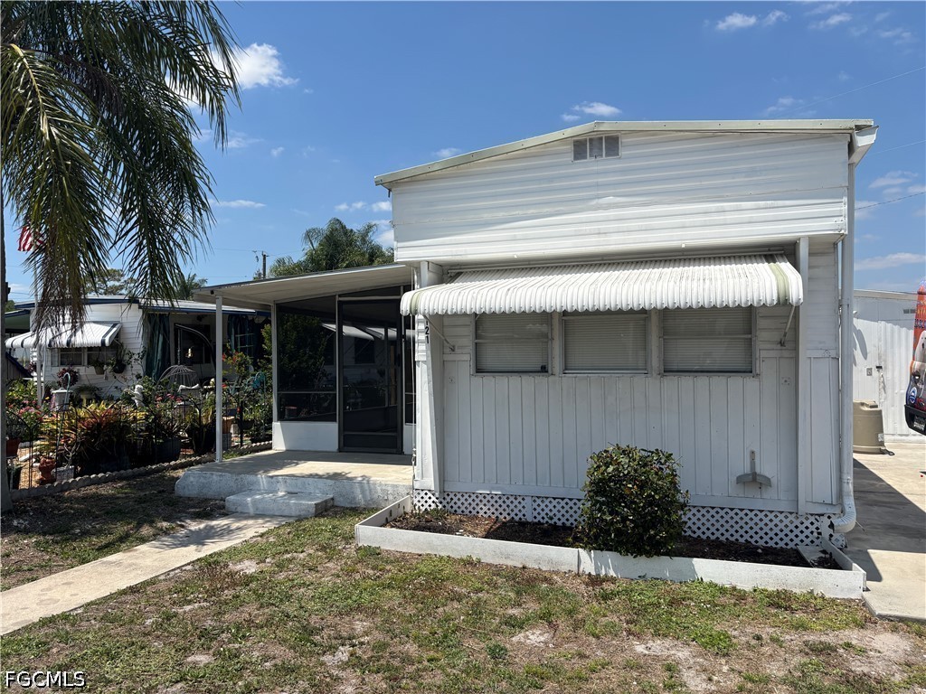 121 Coachlight Lane North Fort Myers FL 33917 2026015575 image1