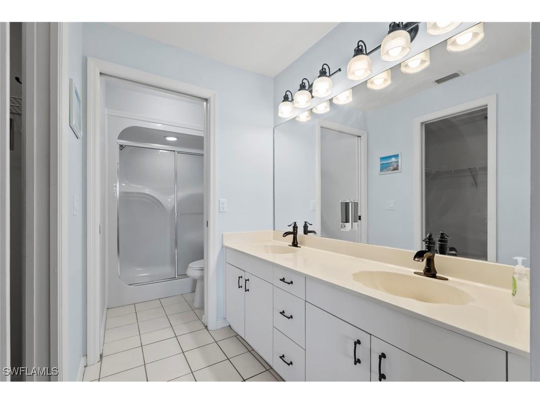 121 Gabriel Circle #1-108 Naples FL 34104 225082171 image20