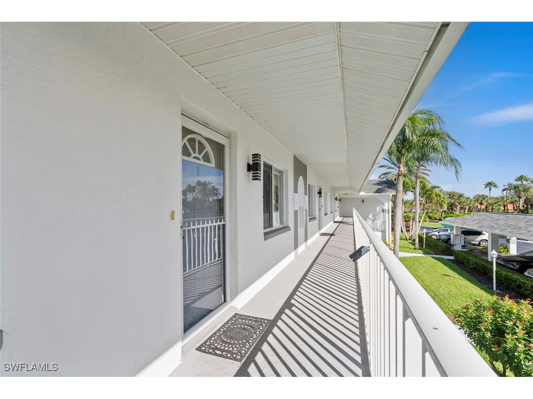 121 Gabriel Circle #1-108 Naples FL 34104 225082171 image3