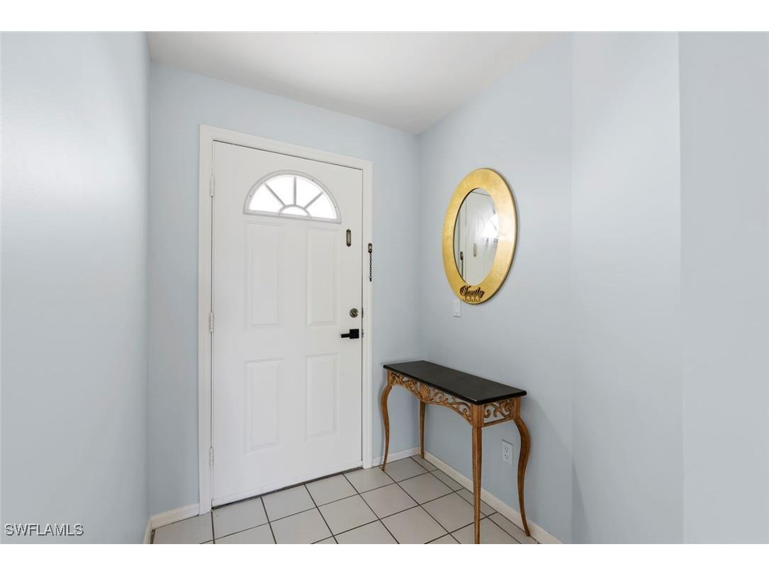 121 Gabriel Circle #1-108 Naples FL 34104 225082171 image4