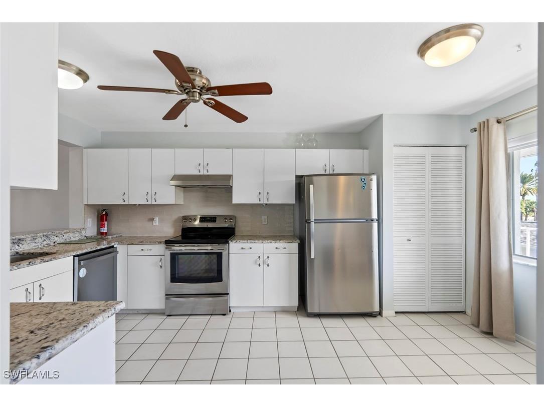 121 Gabriel Circle #1-108 Naples FL 34104 225082171 image5