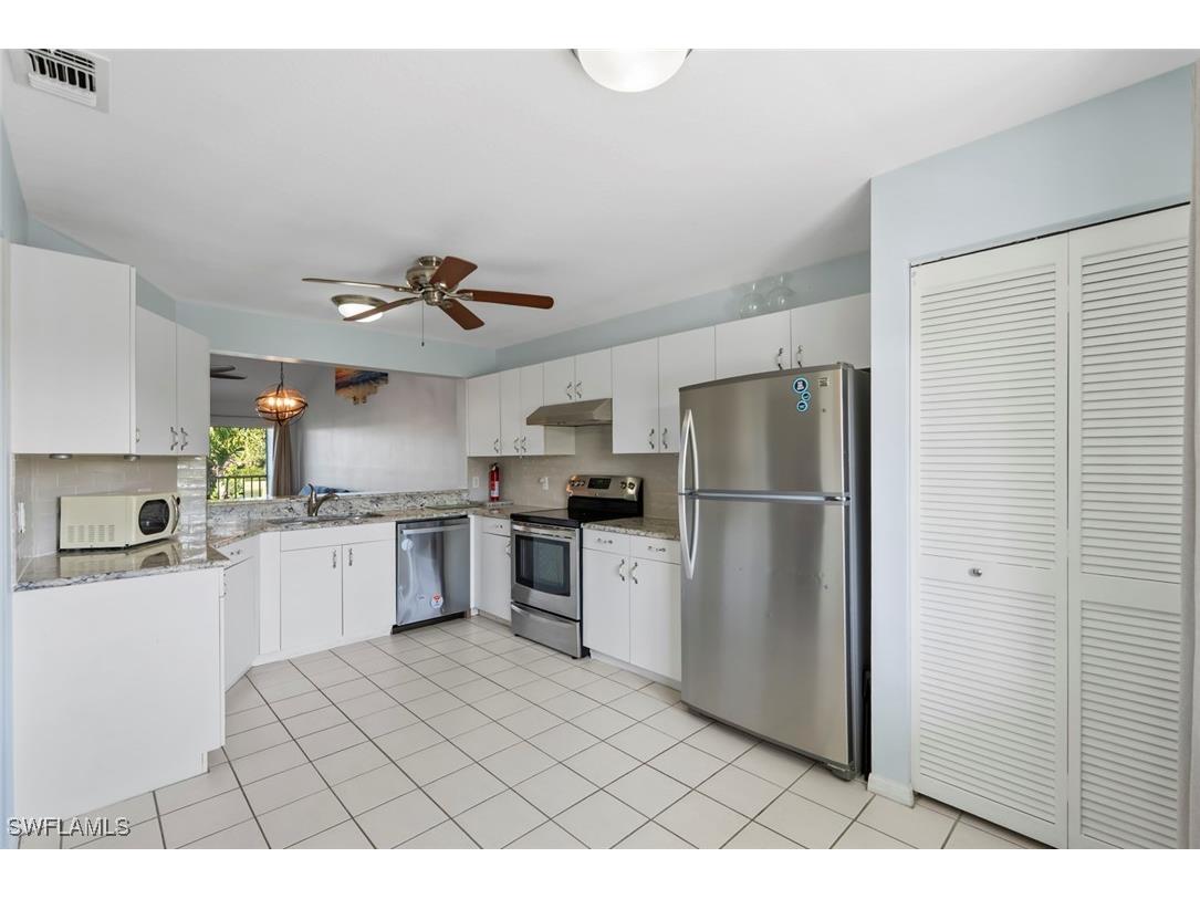 121 Gabriel Circle #1-108 Naples FL 34104 225082171 image6