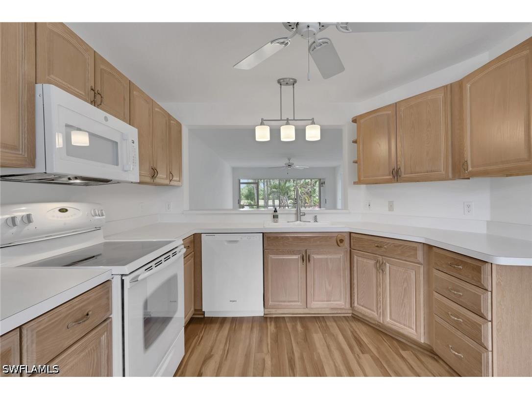 121 Gabriel Circle #1 Naples FL 34104 226008190 image4