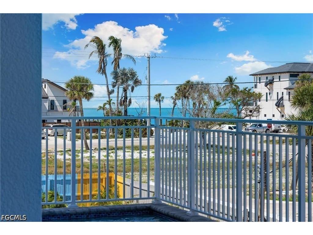 121 Hibiscus Drive Fort Myers Beach FL 33931 2026024531 image9